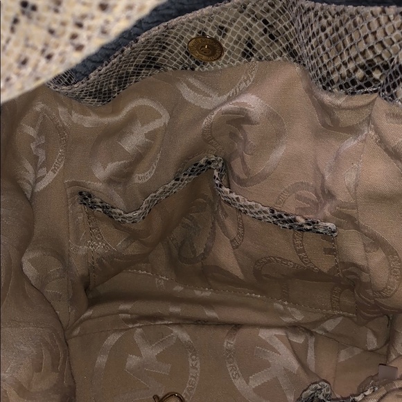 Michael Kors 'ID Chain' Large Snakeskin Hobo - Picture 7 of 7
